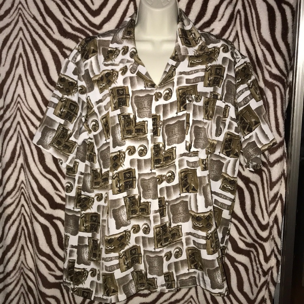 Roundy Bay Medium brown and white vintage shirt💕